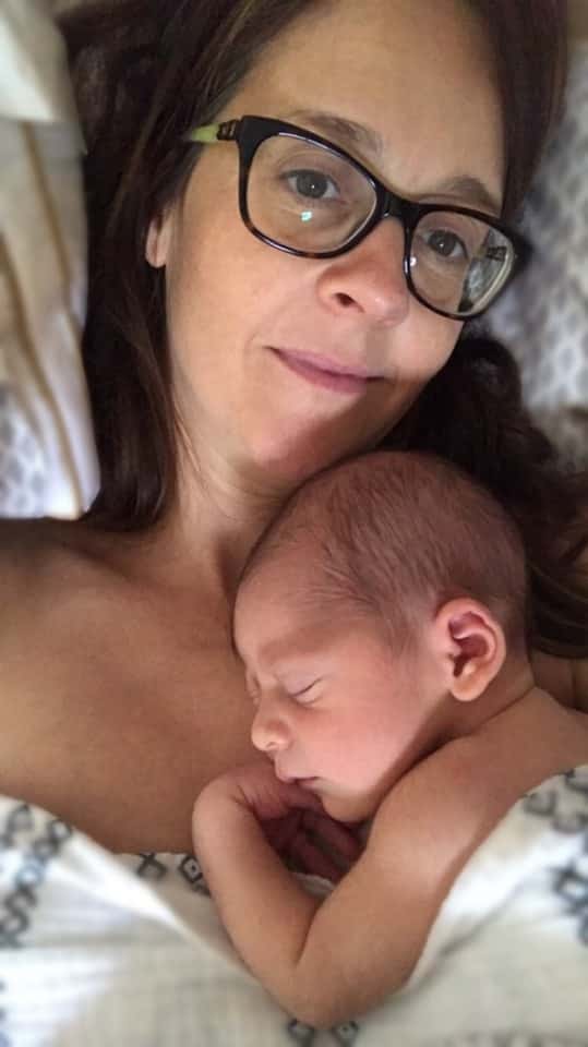 Hypno-mom Danielle skin to skin with newborn baby